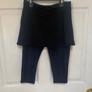 Bloq-UVBlack Skirt with Leggings